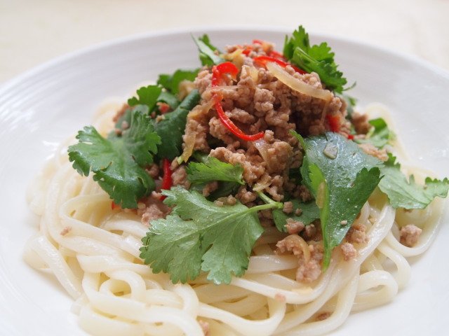 エスニック風冷やうどん